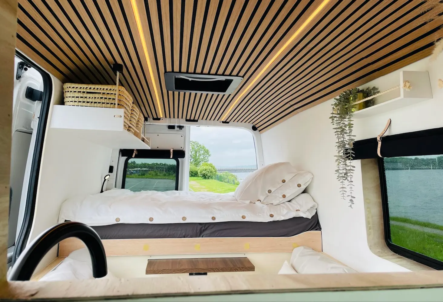 VW Crafter Ibiza – complete camperombouw